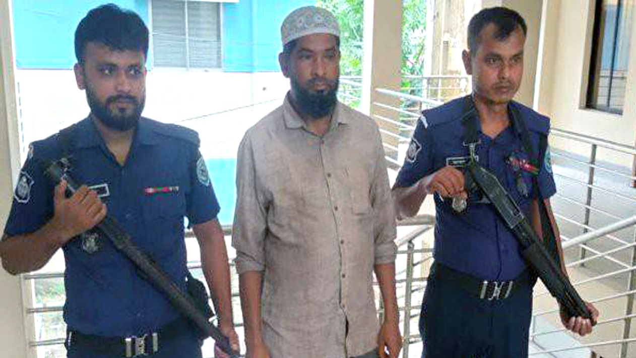 কুড়িগ্রামের এক হাটে অতিরিক্ত খাজনা হাসিল, সেনাবাহিনী কর্তৃক বহিষ্কৃত বিএনপি নেতা আটক