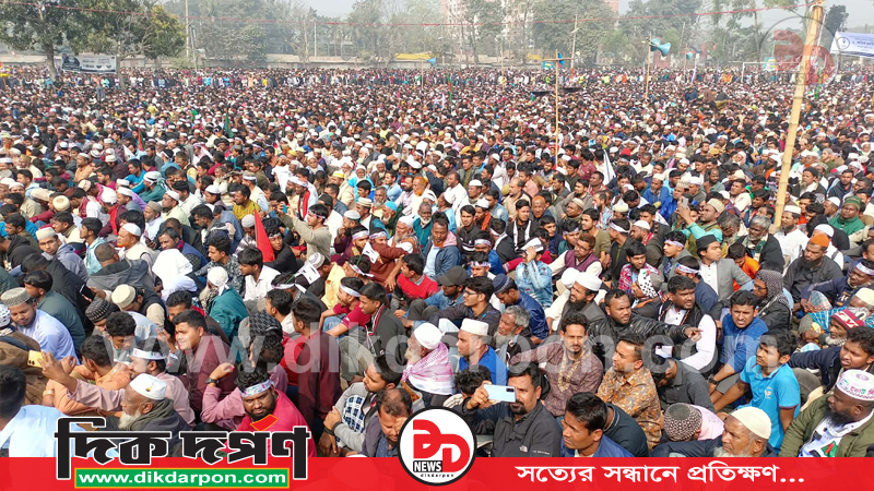 বাংলাদেশ জামায়াতে ইসলামী'র আমীরের অপেক্ষায় কানায় কানায় পূর্ণ কুড়িগ্রামের জনসভা