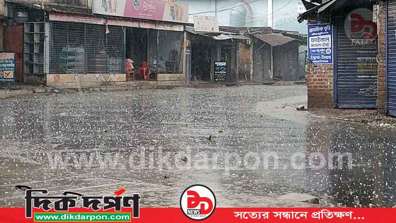 চাঁপাইনবাবগঞ্জে প্রকৃতির তা'ণ্ডব শিলা বৃষ্টিতে ব্যাপক ক্ষতির আশঙ্কা