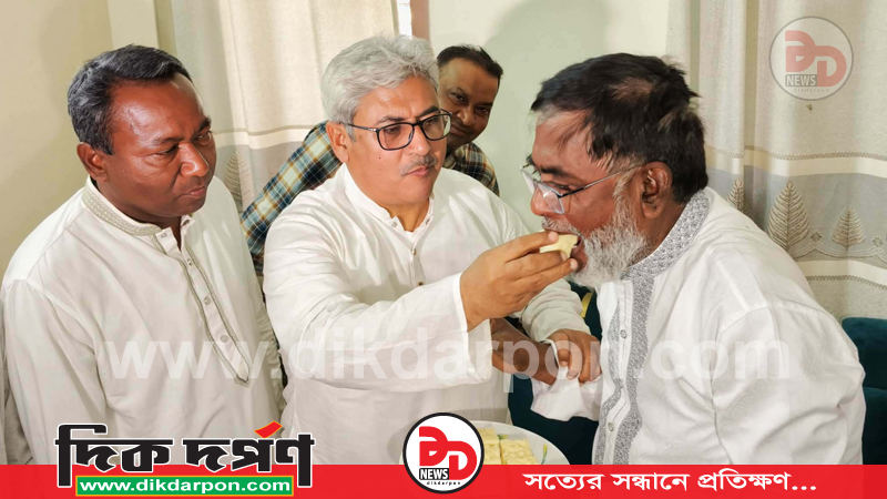 রাজশাহীতে ভোটের লড়াই পেরিয়ে সৌজন্যের রাজনীতি, রাজশাহী-৩ আসনে বিএনপি–জামায়াত প্রার্থীর শুভেচ্ছা বিনিময়