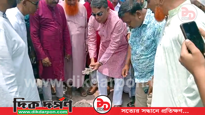 হাতীবান্ধায় নিউ জুম্মা পাড়া জামে মসজিদের ছাদ ঢালাই কাজের উদ্বোধন