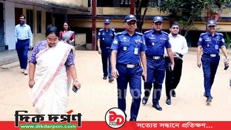 রাঙ্গামাটিতে এসএসসি ও সমমান পরীক্ষা পরিদর্শন করলেন জেলা প্রশাসক নাজমা আশরাফী এবং পুলিশ সুপার মুহম্মদ আব্দুর রকিব