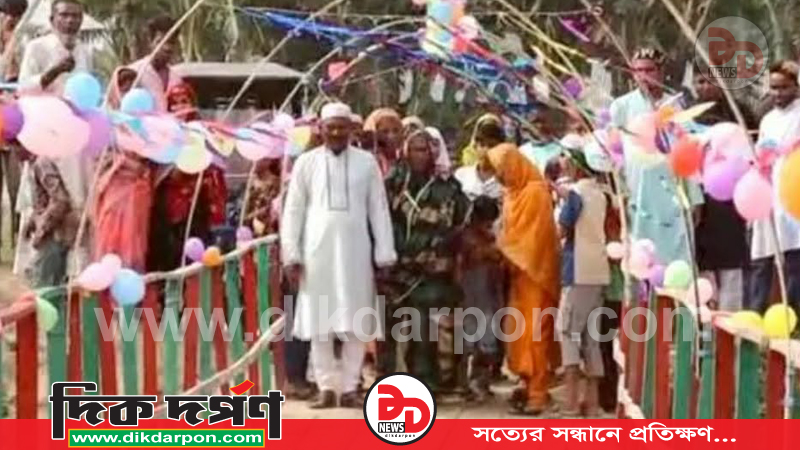 কুড়িগ্রামে কুলির টাকায় নির্মিত কাঠের সেতু বদলে দিল জনজীবন
