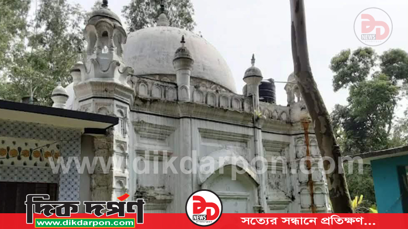 কালের সাক্ষী হয়ে দাঁড়িয়ে আছে কুড়িগ্রামে ৪০০ বছরের পুরনো চান্দামারী মসজিদ