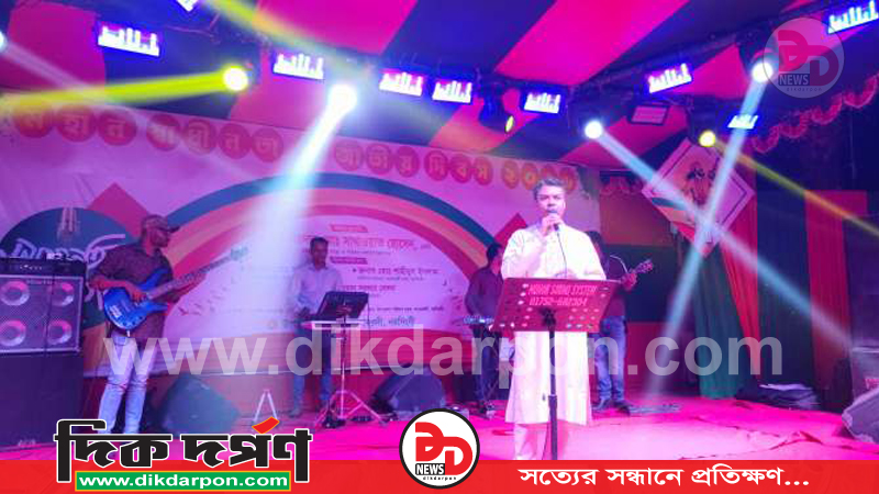 মনোহরদীতে স্বাধীনতা ও বিজয় দিবস উপলক্ষে সাংস্কৃতিক সন্ধ্যায় ওসির গান পরিবেশন
