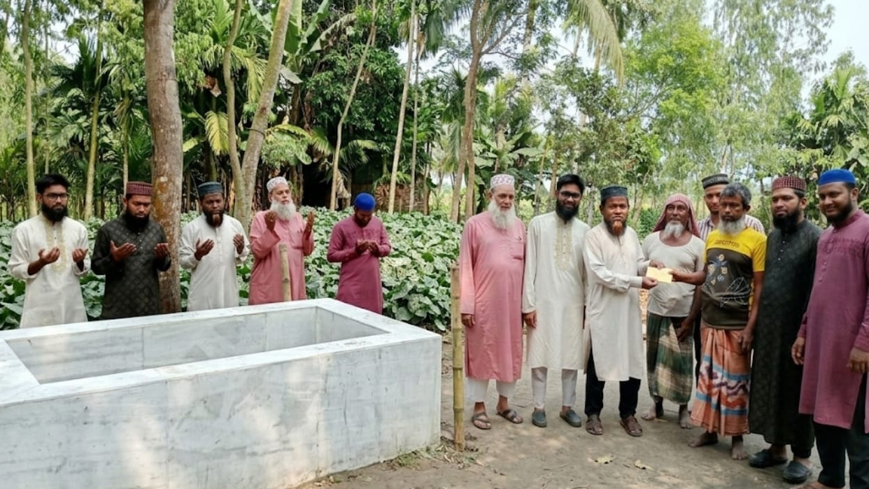 জুলাই শহীদ সুজন হোসেনের কবর জিয়ারত ও পরিবারের মাঝে আর্থিক সহায়তা প্রদান