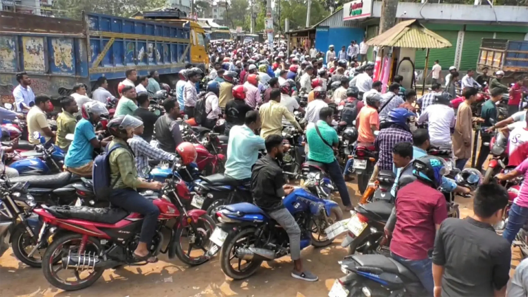 কুড়িগ্রামে জ্বালানি তেল বিক্রিতে জেলা প্রশাসনের কড়াকড়ি আরোপ
