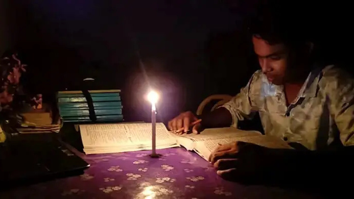 কুড়িগ্রামে ঘনঘন লোডশেডিংয়ে বিপর্যস্ত এস.এস.সি পরীক্ষার্থী, কৃষক, শ্রমজীবী